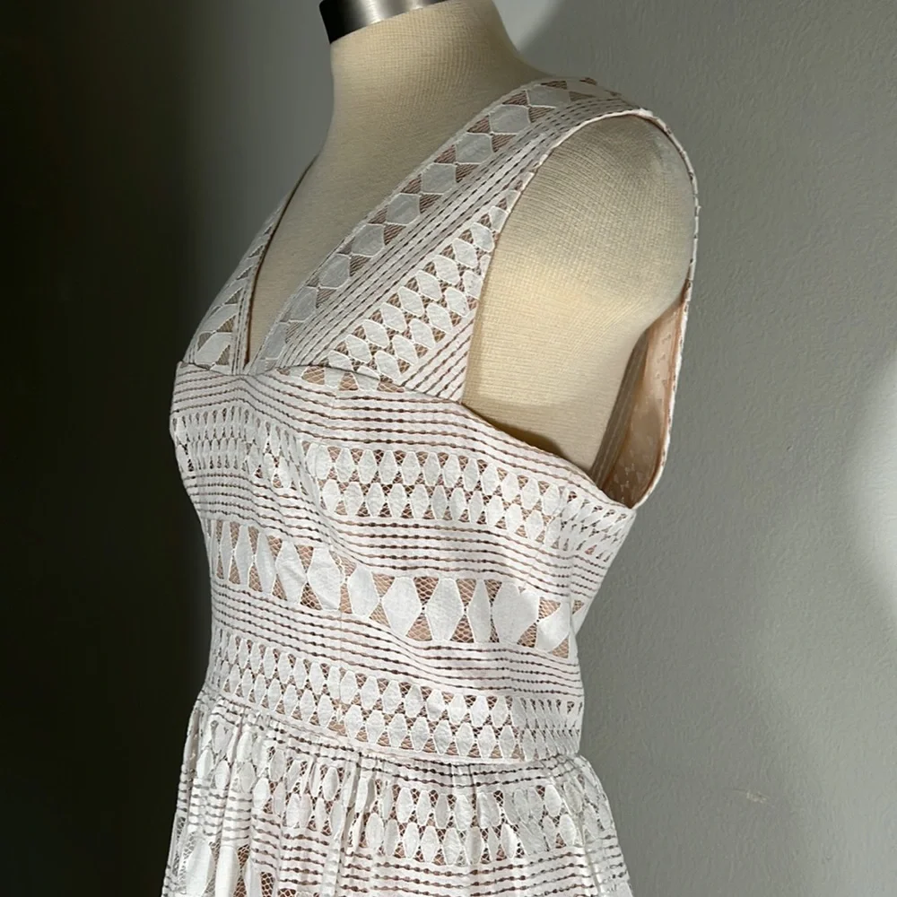 BCBG MAXAZARIA Dress Sz 4 - Picture 3 of 7